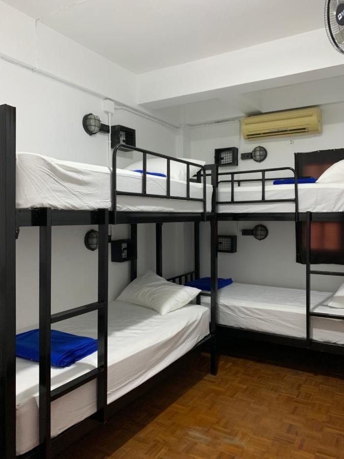 Revolution Hostel Chiang Mai Exterior photo